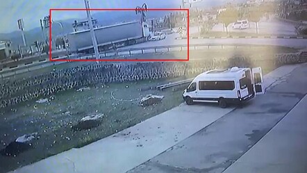 Gaziantep'te tırın çarptığı otomobilde can pazarı! Anne ve oğlu hayatını kaybetti - gundem