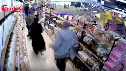 İstanbul deprem anı videoları! Ardı ardına 5 deprem mega şehirde paniğe yol açtı - Haberler