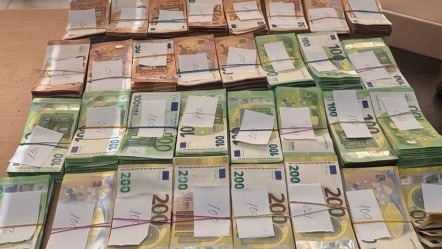 Şoför yatağının altına 524 bin 940 euro gizledi! Gümrük memurları ele geçirdi - Gündem