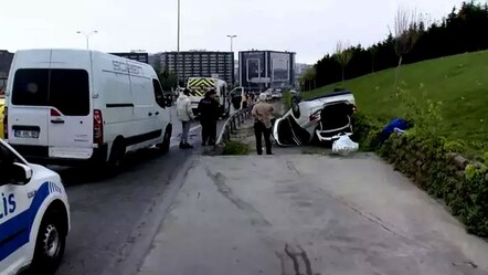 İstanbul Sefaköy'de feci kaza! Bölgeye çok sayıda ekip sevk edildi - 3-sayfa
