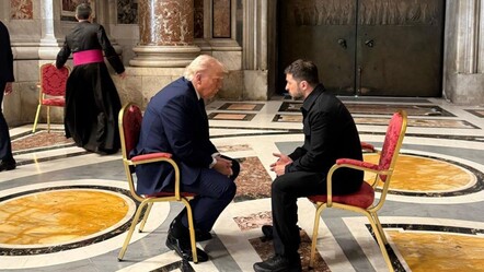 Roma'da sürpriz temas! Trump ve Zelenskiy bir araya geldi - dunya