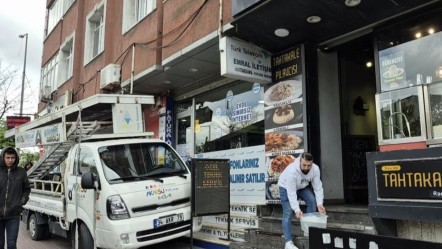 İstanbul'da şiddetli rüzgar can aldı! Tabela montajı için çıktığı kamyonetten düşüp öldü - 3. Sayfa