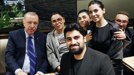 Cumhurbaşkanı Erdoğan’dan sürpriz kafe ziyareti! Vatandaşlarla bir araya geldi - Gündem
