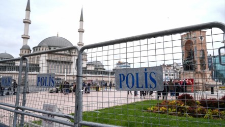 İstanbul Valiliği duyurdu! 1 Mayıs gösterilerinde 384 kişi gözaltına alındı - Gündem