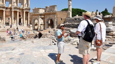 Turizmden 3 ayda 9,5 milyar dolar geldi... Rezervasyonlar yıl sonu ortalamasının üzerinde - Ekonomi