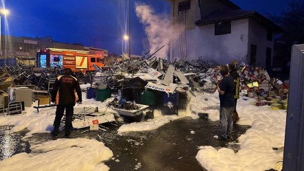 Hurdalığa yıldırım düştü, ortalık alev aldı - Gündem