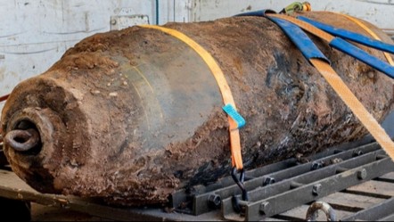NATO harekete geçti! II. Dünya Savaşı'ndan kalma 250 kiloluk bomba imha edildi - Dünya