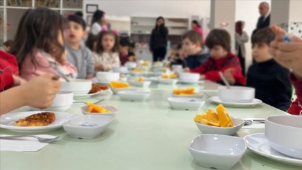 Okulda çıkan yemek hastanelik etti! Yüzlerce öğrenci zehirlendi - Dünya