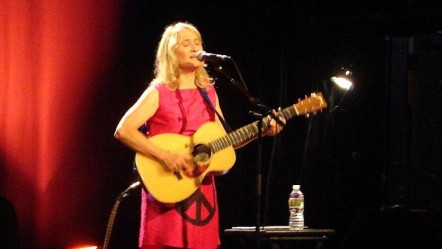 Ünlü şarkıcıdan üzen haber! Jill Sobule evinde çıkan yangında feci şekilde can verdi - Magazin