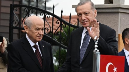 Devlet Bahçeli'den Cumhurbaşkanı Erdoğan'a tebrik telefonu - Gündem