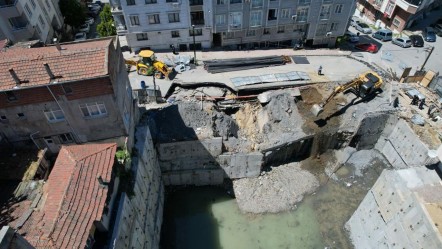 Maslak'ın ardından şimdi de Gaziosmanpaşa! İnşaat çalışmasının bulunduğu alanda çökme... 1 bina tahliye edildi - Gündem