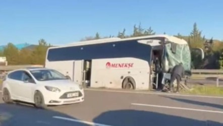 Ankara'da öğrencileri taşıyan otobüs bariyerlere çarptı, yaralılar var - 3. Sayfa
