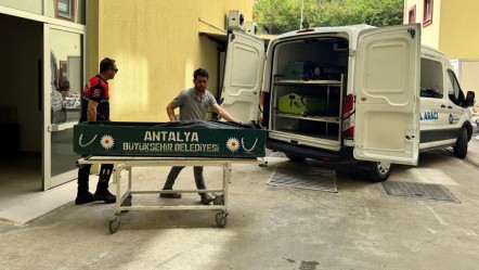 Antalya'da gizemli ölüm: Depoda asılı halde bulundu - 3. Sayfa