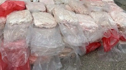 Az kalsın vatandaşın sofrasına gelecekti! Kamyon kasasında tonlarca kaçak et ele geçirildi - 3. Sayfa