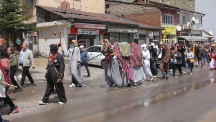 Gören dönüp bir daha baktı! Asırlık geleneği yeniden canlandırdılar - Kültür - Sanat