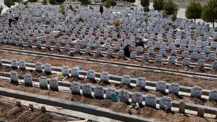 O kalplere ne hayat ne de isim sığdı: Sivas'ın en sessiz mezarlığı - Yaşam