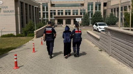 Suç makinesi kadın yakalandı! 18 yıl hapisle aranıyordu... - 3. Sayfa
