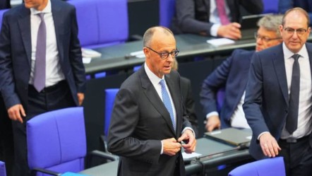 Kaybettiği seçimi ikinci turda kazandı! Almanya'da Friedrich Merz şansölye koltuğuna oturdu - Dünya