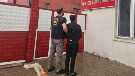 Bir garip olay! Hapisten kaçtı, düğünde saz çalarken yakalandı - 3. Sayfa