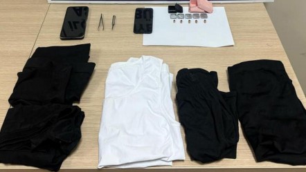 Ehliyet sınavında kopya düzeneği ifşa oldu! Araçta bulunanlar pes dedirtti - 3. Sayfa