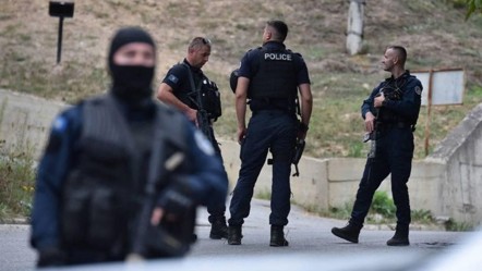 Kosova'da dehşet evi! Türk baba ailesini bıçakladı, ölü ve yaralılar var - Gündem