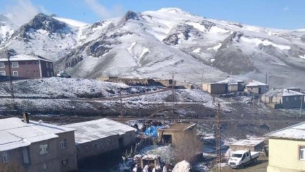 Mayıs ayında kar yağdı, vatandaşlar şaşkına döndü - Yaşam