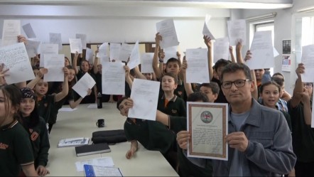 Aralarında gönül köprüsü kuruldu! Kahraman Mehmetçiklerden küçük kalplere yürek ısıtan cevap - Yaşam