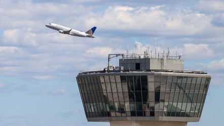 Havada korku dolu anlar! Kuleyle bağlantı kesildi: 90 saniyelik 'kör uçuş' yolcuları panikletti - Dünya