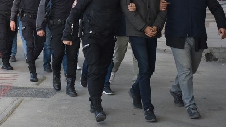 Ağrı'da göçmen kaçakçılığı ve insan ticareti yapan 22 kişi tutuklandı - 3. Sayfa