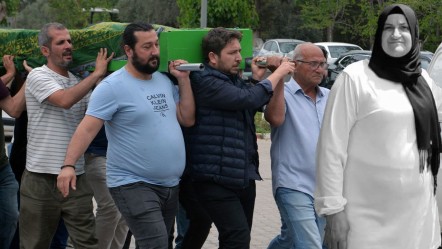 Eski eşini sokak ortasında katletti! Savunmasıyla saç baş yoldurttu - 3. Sayfa