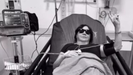 Ünlü sanatçıdan korkutan haber! Apar topar ambulansla hastaneye kaldırıldı - Magazin