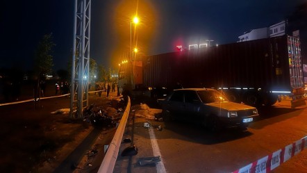 İstanbul'da trafiğinde büyük facia! Tır karşı şeride geçti, olay yerinde can verdi - 3. Sayfa