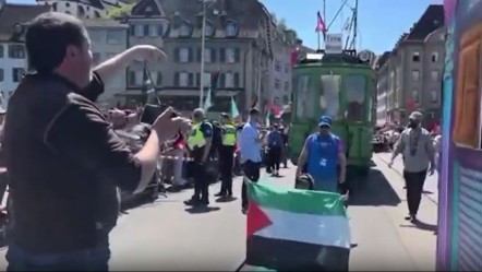 Eurovision'a Gazze protestosu damga vurdu! Filistin bayrağı açıldı, İsrail'in soykırımına alkış yok - Dünya