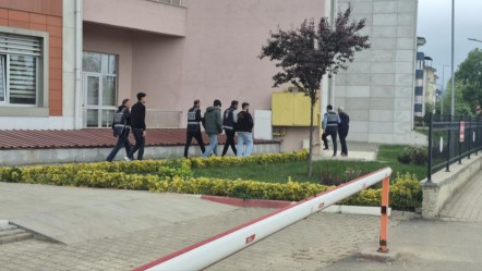 Gözaltına alınan sahte polislerden 5'i tutuklandı! - 3. Sayfa