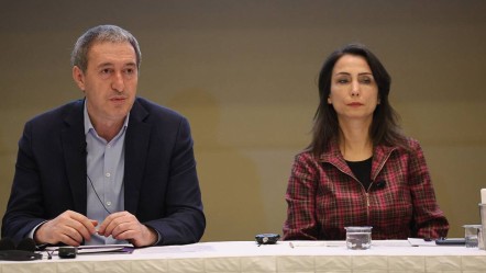 PKK'nın fesih kararının ardından DEM Parti, hükümete çağrı yaptı: Bayram sonrasına kalmadan... - Gündem