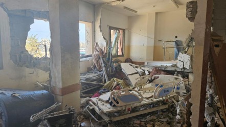 Siyonist ordusu hastaneyi vurdu! Bir gazeteci öldü, çok sayıda yaralı var - Dünya