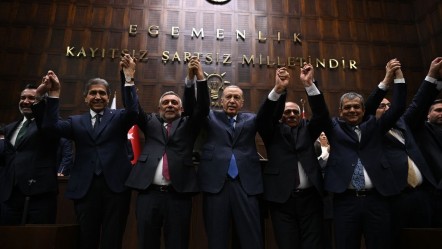 AK Parti'ye geçen belediye başkanları kim, hangi partiden? - Haberler