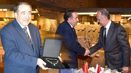 Bu defa biz iade ettik! Moche kültürüne ait 2000 yıllık kolye ülkesine teslim edildi - Kültür - Sanat
