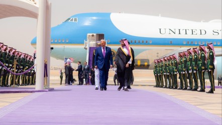 Tarihin en büyük silah anlaşması! Trump, Orta Doğu turuna 142 milyar dolarla başladı - Dünya