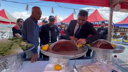 Tezgâhta sinekli et, bozuk ürün tespit edildi! Yöresel Pazar mühürlendi - Gündem