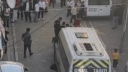 Yer Esenyurt: Servis aracının çarptığı oyun oynayan çocuk ağır yaralandı - 3. Sayfa