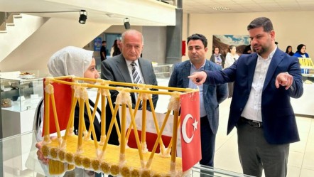Depremin öğrencileri makarnayla yarıştı! İnşaat yarışmasından renkli görüntüler - Eğitim
