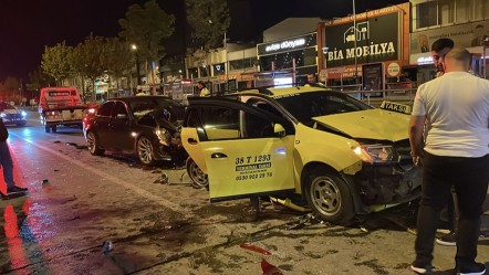 Kayseri'deki zincirleme kazada 5 kişi yaralandı! - 3. Sayfa