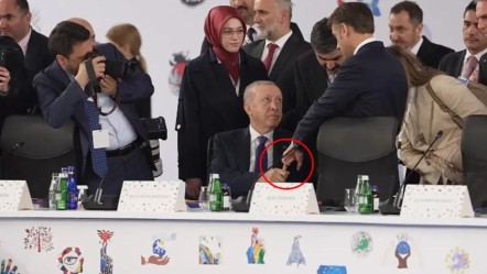 Ermeni medyası görüntüleri manşete taşıdı! Erdoğan’dan Macron’a diplomatik ders! - Dünya