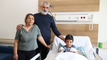 Doktorlar bile ismini bilmiyor! Aile çözümü Eskişehir'de buldu:10 parmağı açıldı - Gündem