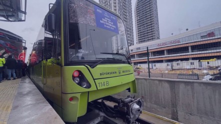Belediye ile BURULAŞ anlaşamadı, trafik kitlendi: Toplu taşıma durdu, şehri stajyerler taşıyor - Gündem