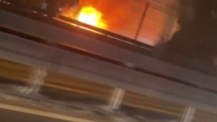 Şişli'de otomobil yol ortasında alev alev aldı - 3. Sayfa