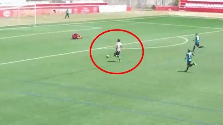 Türkiye'ye gelmiş en kariyerli futbolculardan! 45 yaşındaki isimden alkışlanacak hareket - Spor