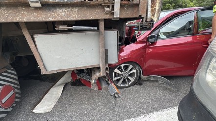 Bolu'da otomobil kamyona çarptı: 2 kişi yaralandı - 3. Sayfa