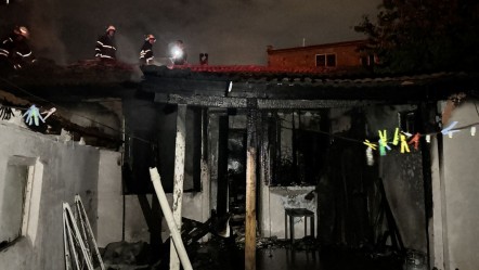 Edirne'de korkutan yangın! 3 ev alevlere teslim oldu - 3. Sayfa